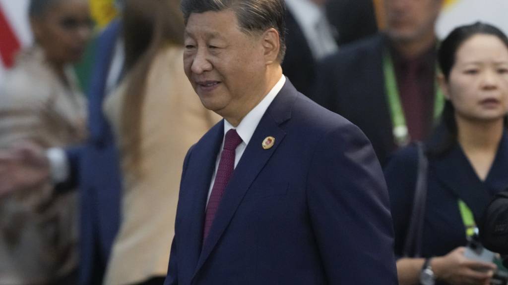 Chinas Präsident Xi Jinping trifft zum G20-Gipfel ein. Foto: Eraldo Peres/AP/dpa