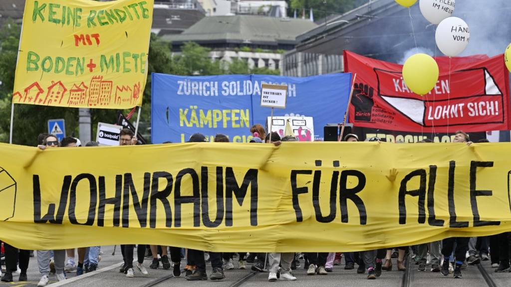 Wohnraum für alle wird gefordert. Aber wer soll günstig wohnen dürfen? Das Stadtzürcher Parlament ist sich uneinig, welche Einkommenslimiten gelten sollen. (Archivbild)