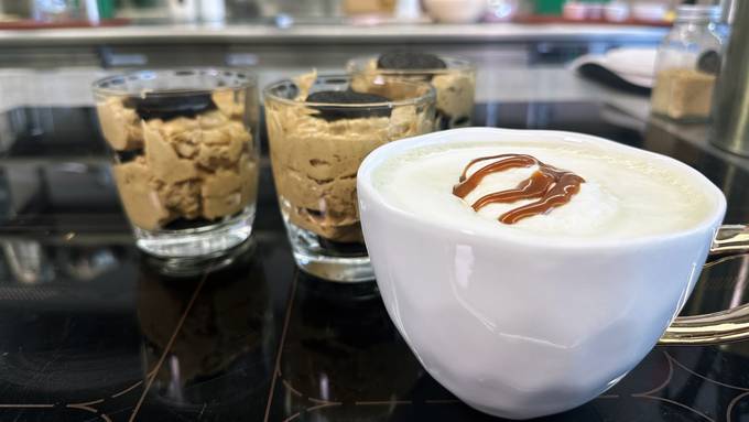 «Was für eine Kombi»: Oreo Biscoff Tiramisu mit einer Tasse Matcha Latte 