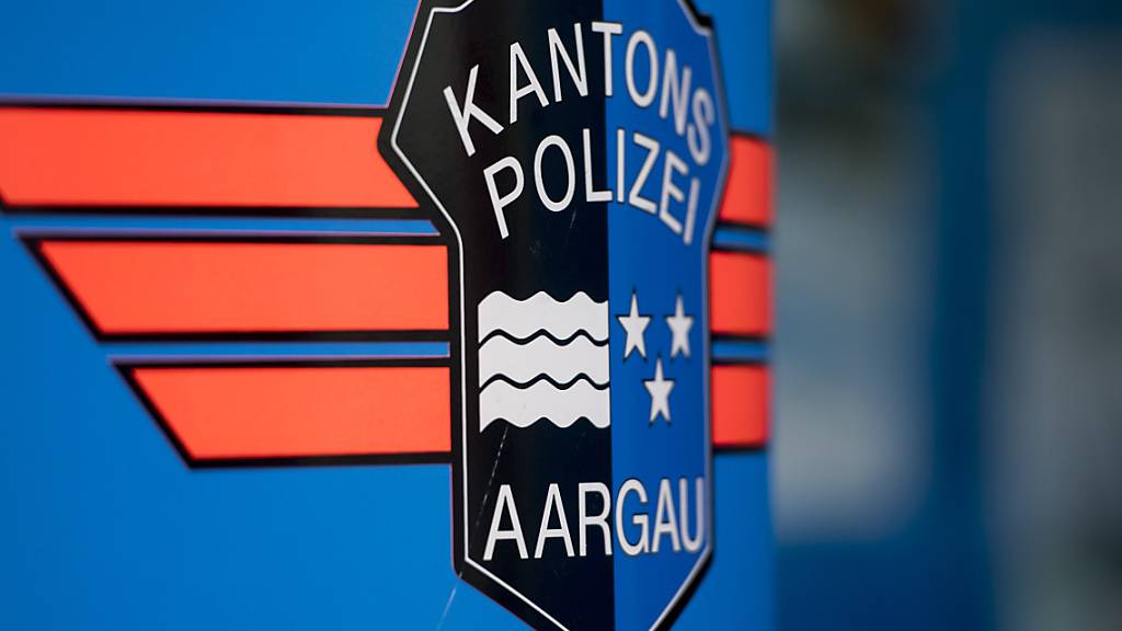 Die Aargauer Kantonspolizei fand in einer Garage in Uerkheim drei tote Personen.