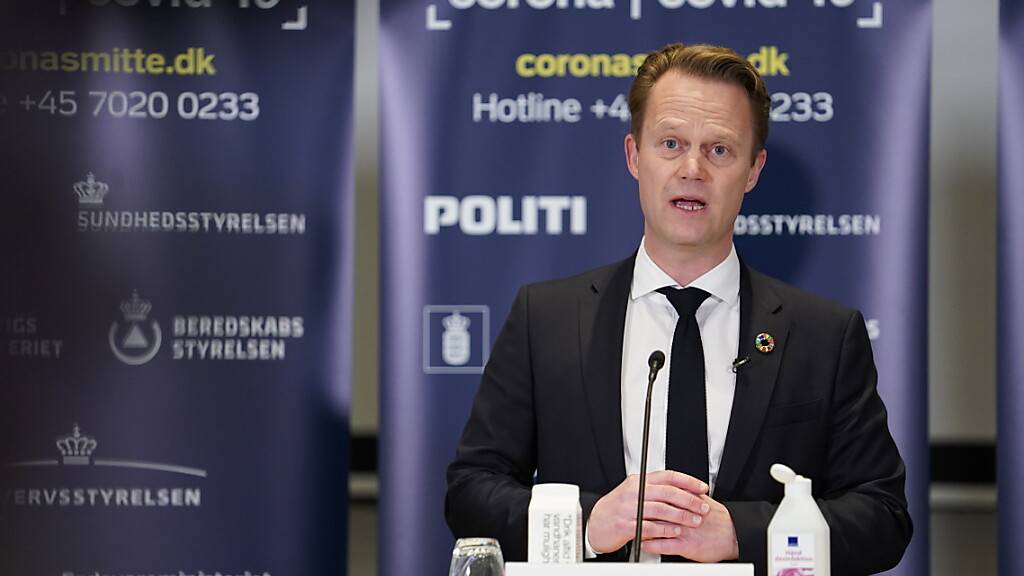 Jeppe Kofod, Außenminister von Dänemark, spricht während einer Pressekonferenz. Foto: Emil Helms/Ritzau Scanpix/AP/dpa