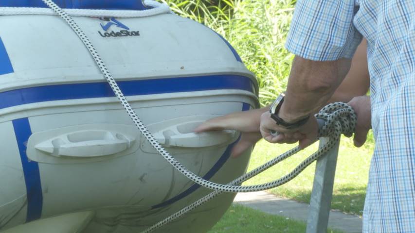 Tiefer Wasserstand: Viele Bootsbesitzer müssen ihre Boote im Hafen lassen und wassern bereits früh aus