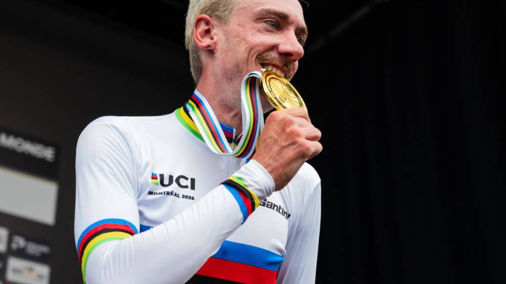 Nach seinem WM-Titel in Montreal gewinnt Brandon McNulty erstmals im Regenbogentrikot ein Rennen