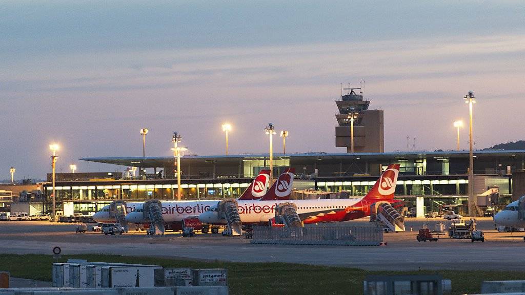 Air Berlin hat entschieden: Der deutsche Billigflieger wird Schweizer Tochter Belair ab kommenden Herbst einstellen. (Archiv)