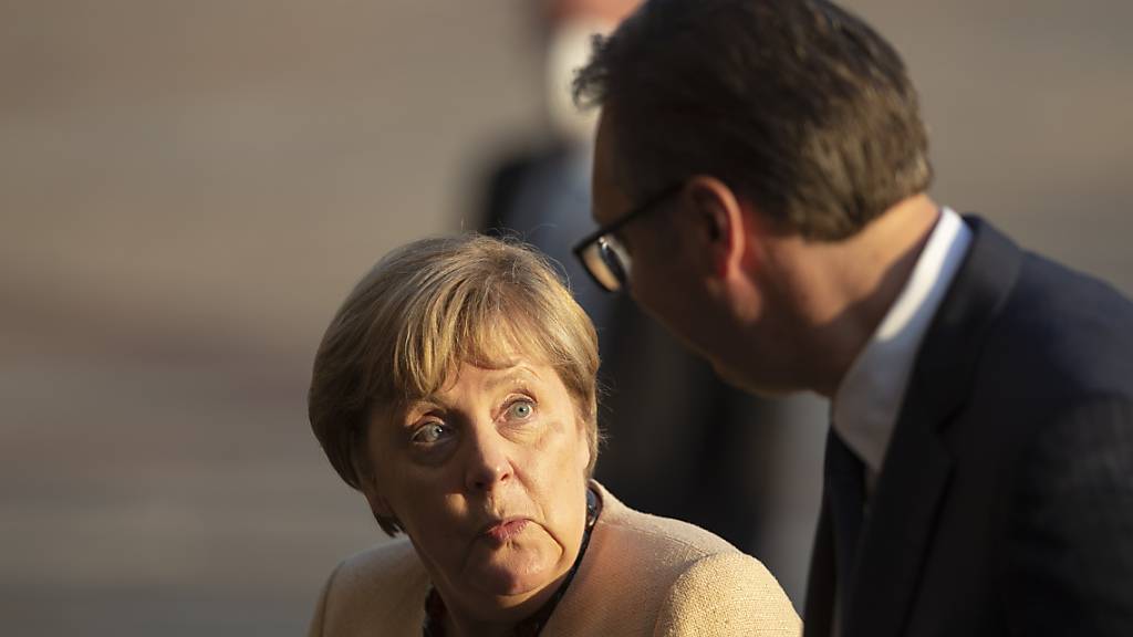 Kanzlerin Angela Merkel stellt dem serbischen Präsidenten Aleksandar Vucic die EU-Aufnahme in Aussicht.