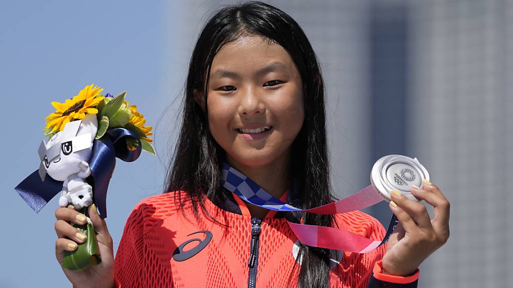 Kokona Hiraki, die jüngste Medaillengewinnerin der Olympischen Spiele