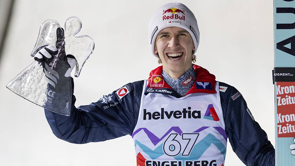 Daniel Tschofenig, der Sieger von Engelberg, gibt auch in der Qualifikation zum Tournee-Springen in  Oberstdorf den Ton an
