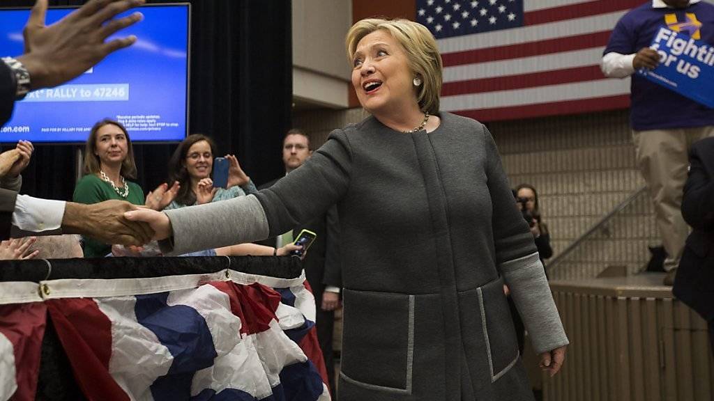 Hillary Clinton auf Wahlkampf in Virginia: Kurz vor den Vorwahlen in elf US-Bundesstaaten anlässlich des «Super Tuesday» hat das US-Aussenministerium die restlichen E-Mails aus Clintons Zeit als Aussenministerin veröffentlicht.