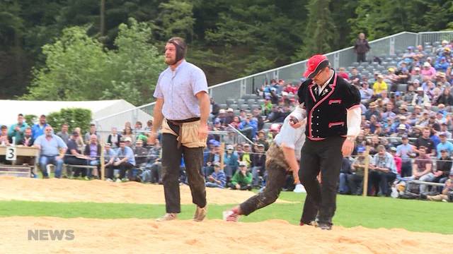 Matthias Aeschbacher triumphiert das Oberaargauische