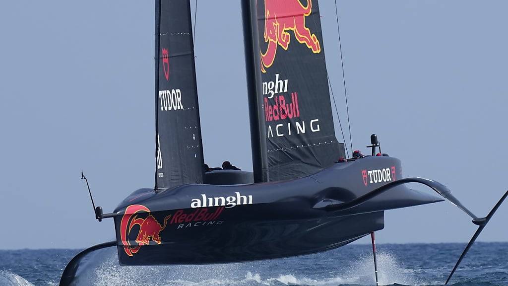 Alinghi Red Bull steht auf dem Weg in die Halbfinals unter Druck