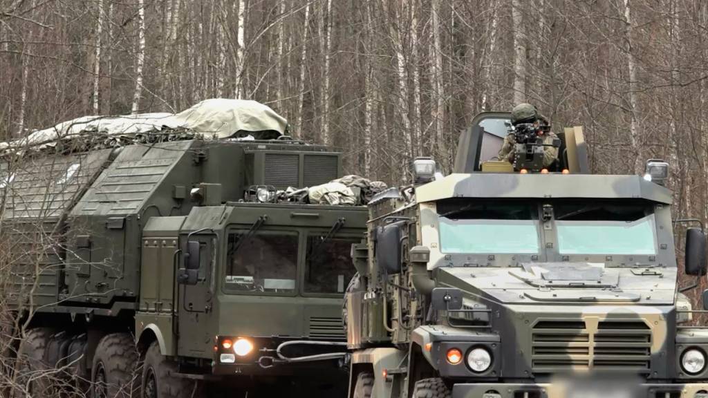 HANDOUT - Ein russisches Oreschnik-Raketensystem bei einem Training in Belarus (Archivbild). Foto: -/Russian Defense Ministry Press Service/AP/dpa - ACHTUNG: Nur zur redaktionellen Verwendung und nur mit vollständiger Nennung des vorstehenden Credits
