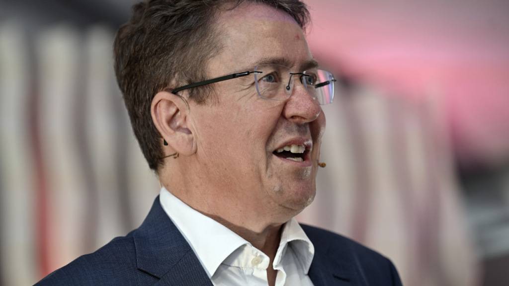 «Der Bundesrat bleibt beim Thema Hitze und Trockenheit nicht untätig», versprach Bundesrat Albert Rösti. Die Initiative müsse aber von Kantonen und Gemeinden kommen. (Archivbild)