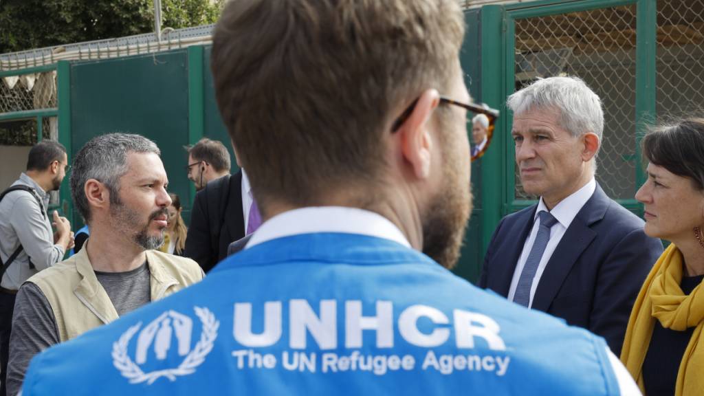 Bundesrat Beat Jans (2.v.r.) besuchte Mitte November das Flüchtlingshilfswerk der UNHCR in Kairo