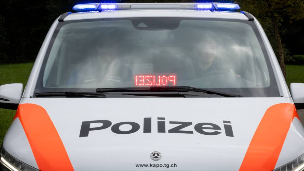 Die Kantonspolizei Thurgau zog einen betrunkenen Raser ohne Führerausweis aus dem Verkehr. (Symbolbild)