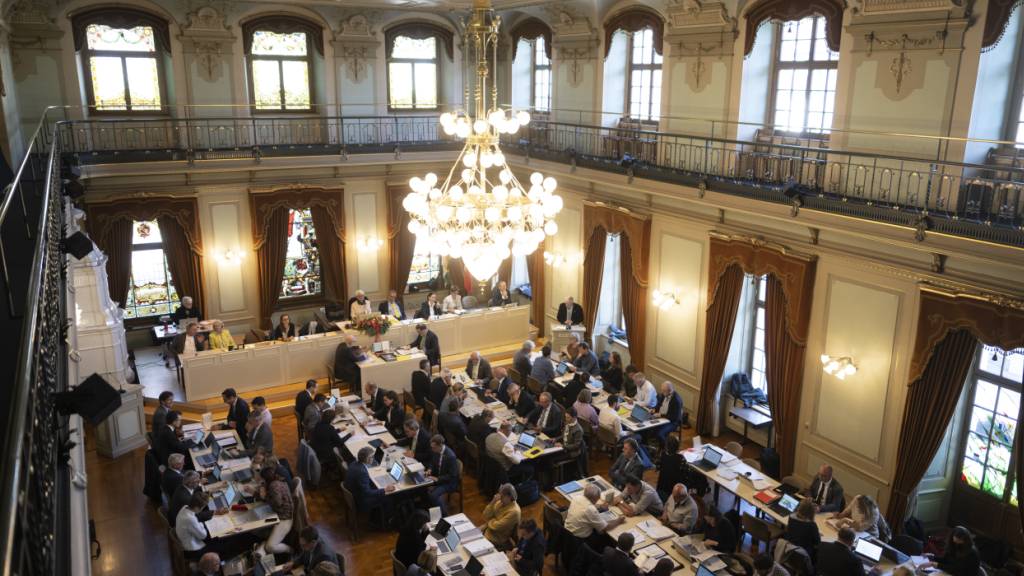Der Thurgauer Grosse Rat wird sich mit der Volksinitiative zur Einführung des Doppelproporzes nach Pukelsheim beschäftigen müssen. Eine entsprechende Volksinitiative kam zustande. Im Bild eine Parlamentssitzung im Rathaus Frauenfeld. (Archivbild)