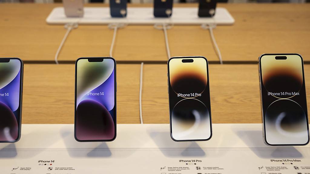 Einer der Verdächtigen trug mehrere iPhones auf sich. (Archivaufnahme)