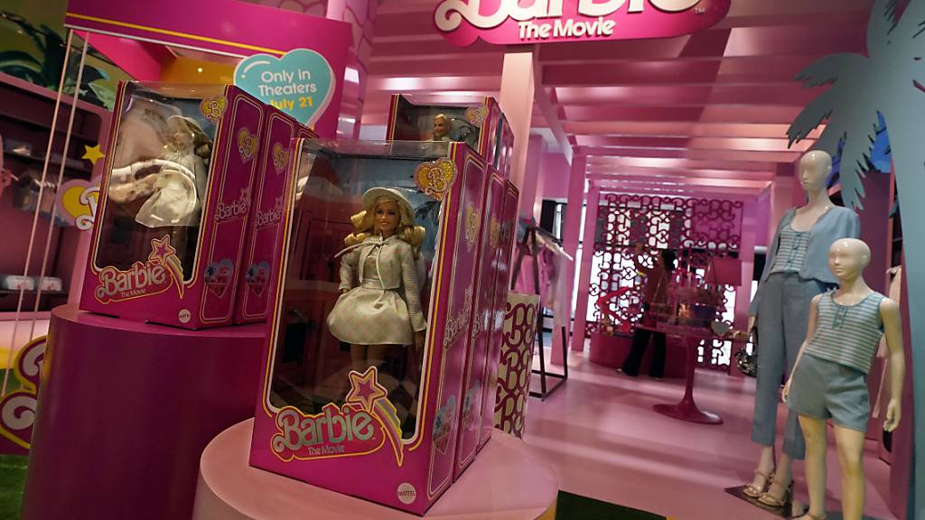 Der grosse Erfolg des «Barbie»-Films hat dem Hersteller Mattel auch im Weihnachtsgeschäft kräftigen Rückenwind verschafft. Das Bruttogeschäft mit Barbie-Puppen sprang um 27 Prozent auf 473 Millionen Dollar hoch, wie Mattel nach US-Börsenschluss am Mittwoch mitteilte. (Archivbild)