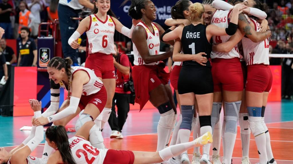 Die Türkinnen sind zum zweiten Mal auf Europas Volleyball-Thron angekommen