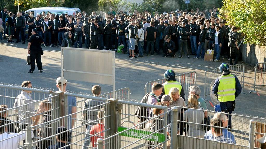 Die FCSG-Fans reisten 2014 zwar zahlreich nach Aarau - viele weigerten sich jedoch, das Stadion zu betreten und gingen stattdessen in die Innenstadt, um das Spiel zu schauen.