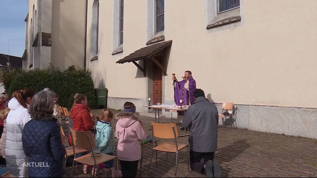 Ausgesperrt: Der Streit um Pater Adam spaltet die Kirche in Gebenstorf
