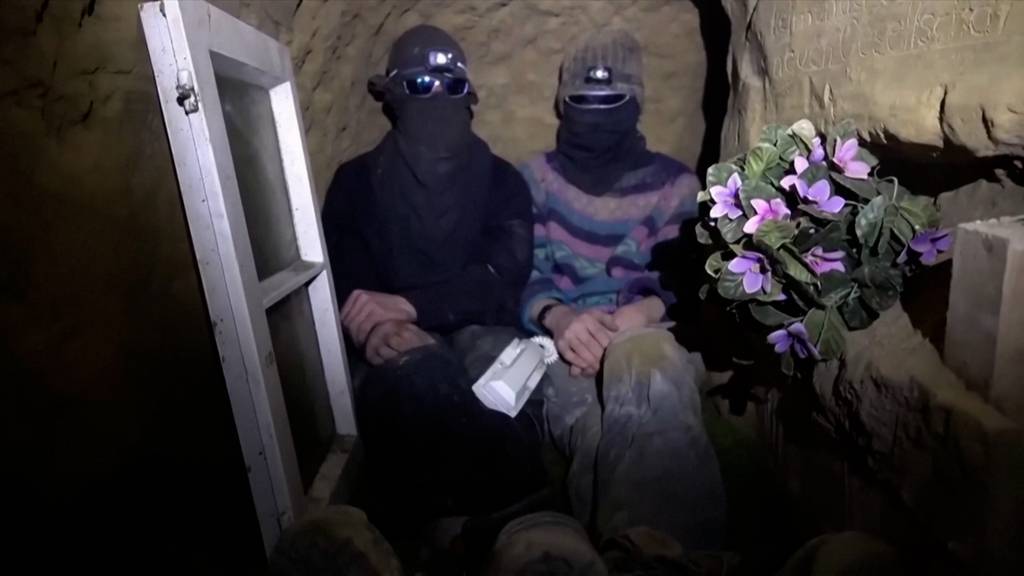 Aktivisten verschanzen sich in Tunnel unter Lützerath