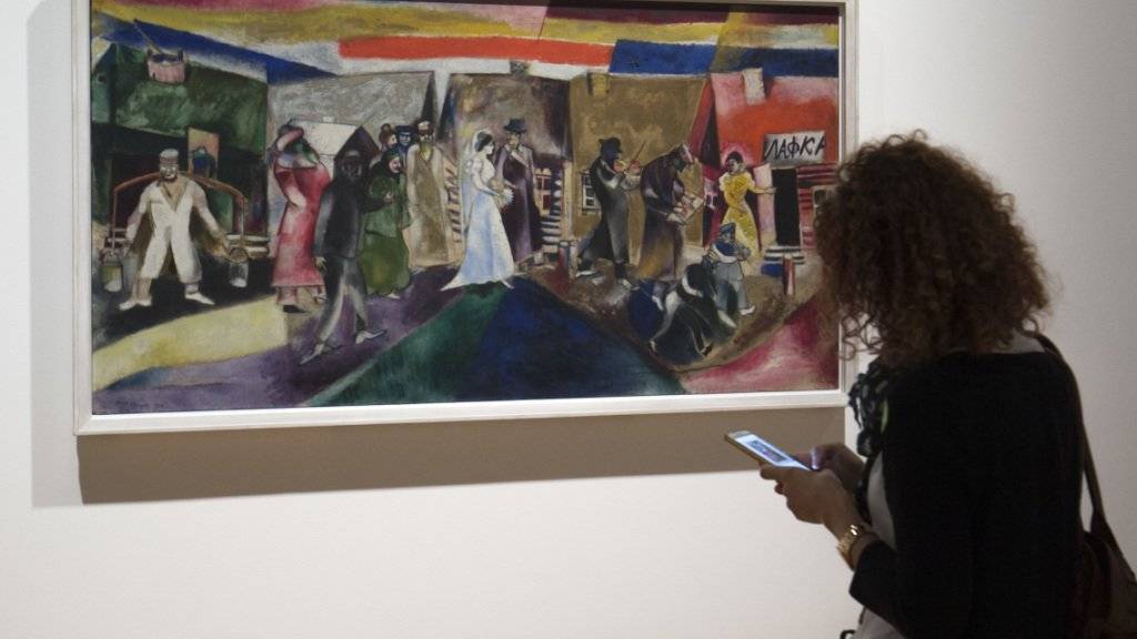 Das Bild «Die Hochzeit» im Kunstmuseum Basel. Die Ausstellung «Chagall - Die Jahre des Durchbruchs 1911-1919» fokussiert auf das Frühwerk Marc Chagalls.