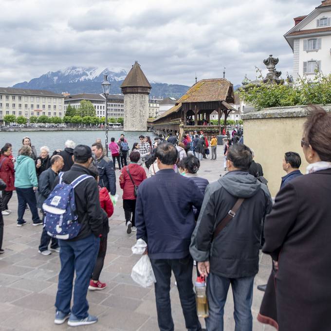 China stellt wieder Reisepässe aus – Ansturm auf die Schweiz bleibt aus