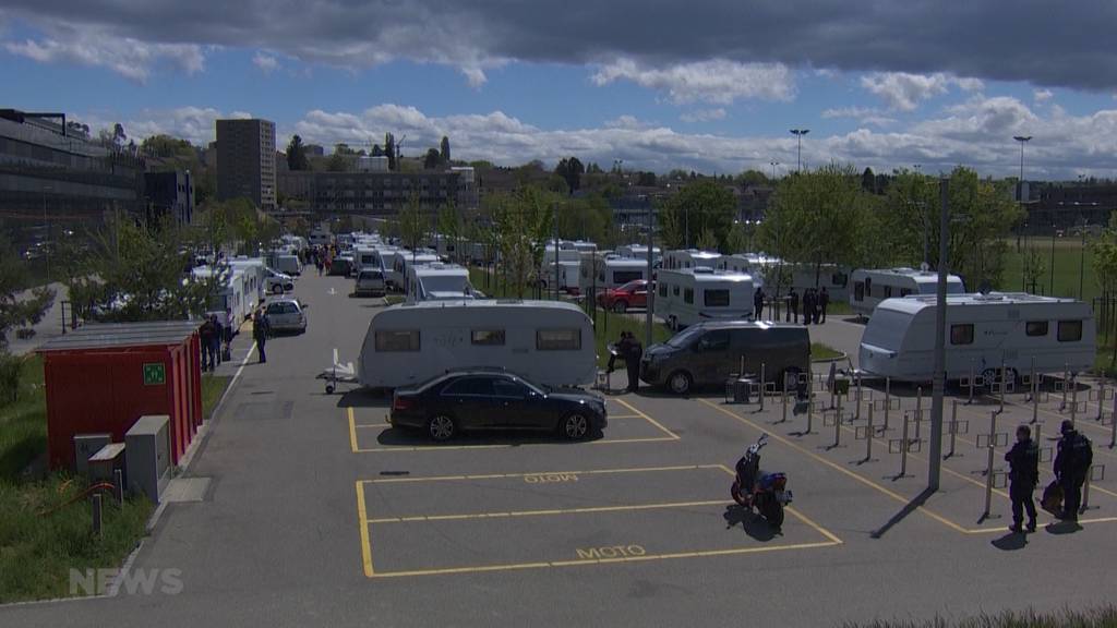 Saftige Bussen für Fahrende: Sie müssen den Parkplatz bei der Bieler Tissot-Arena verlassen