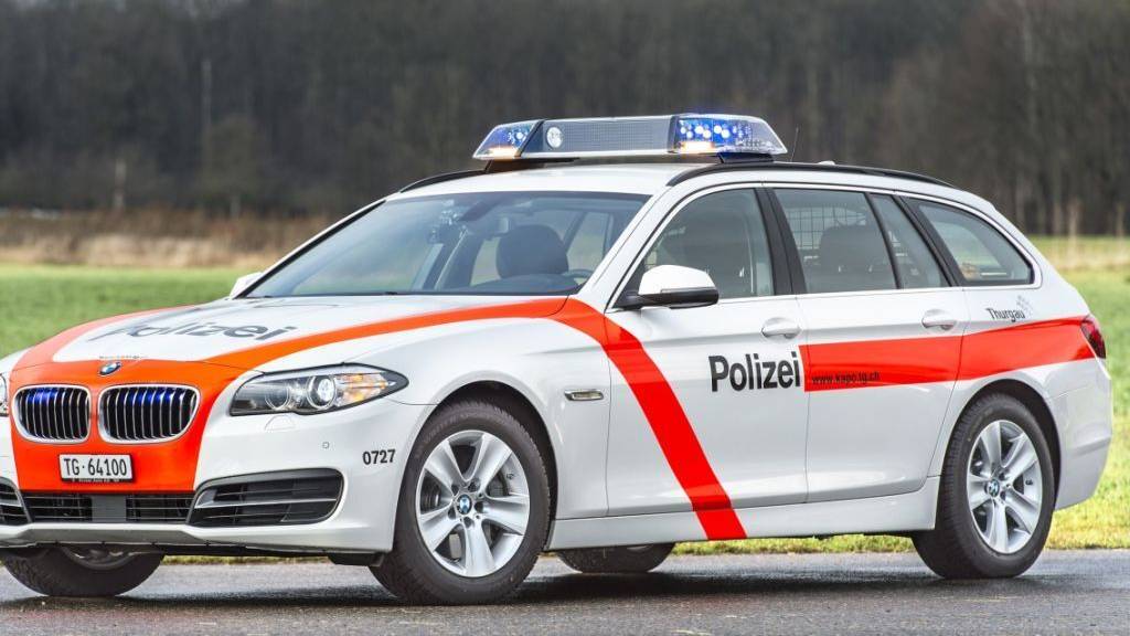 Bei einem Unfall mit drei involvierten Autos wurden am Dienstagnachmittag in Neukirch-Egnach TG vier Personen verletzt. (Archivbild)