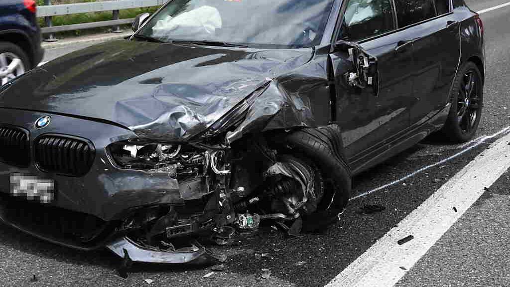 Mehrfach-Crash auf Autobahn: Drei Personen verletzt