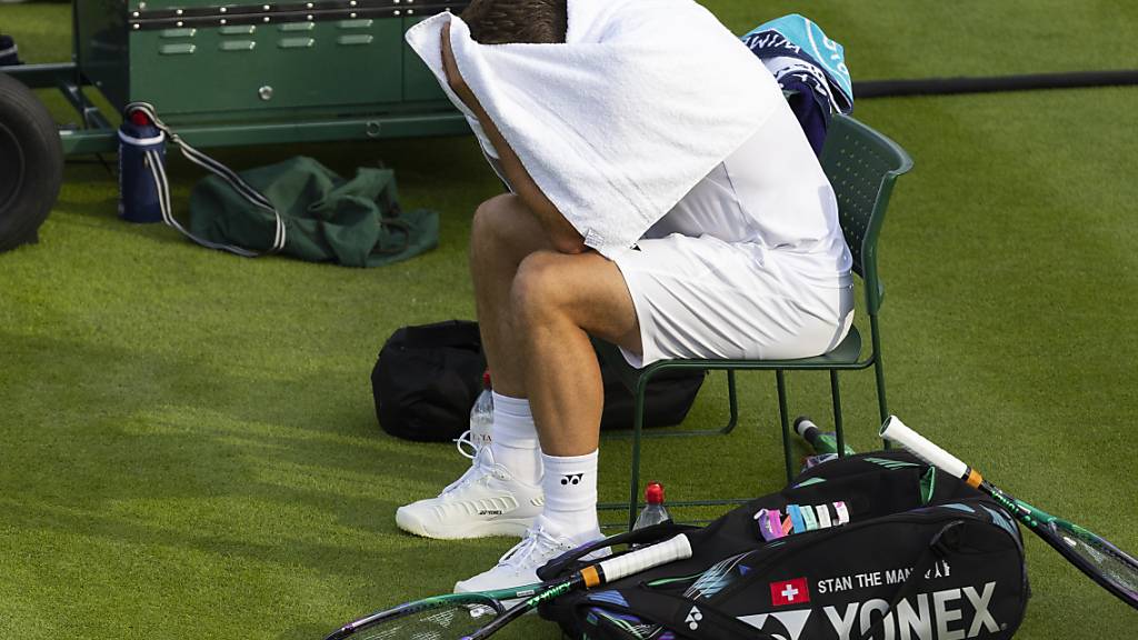 Nicht wie gewünscht gelaufen: Stan Wawrinka muss sich in Wimbledon mit seiner Leistung nicht verstecken, unterliegt aber in der 1. Runde dem als Nummer 10 gesetzten Jannik Sinner