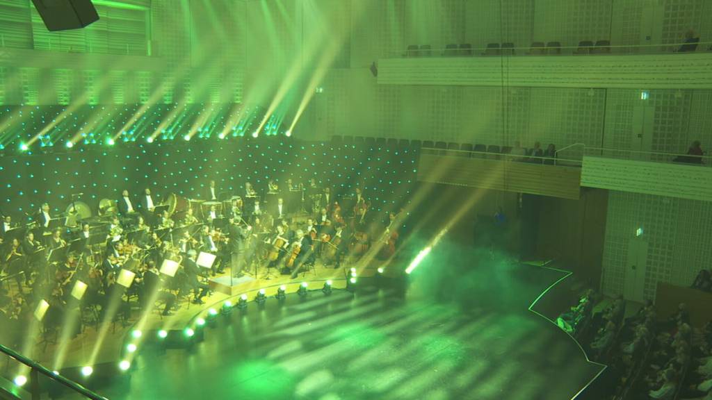 Im KKL traf Klassik auf Akrobatik