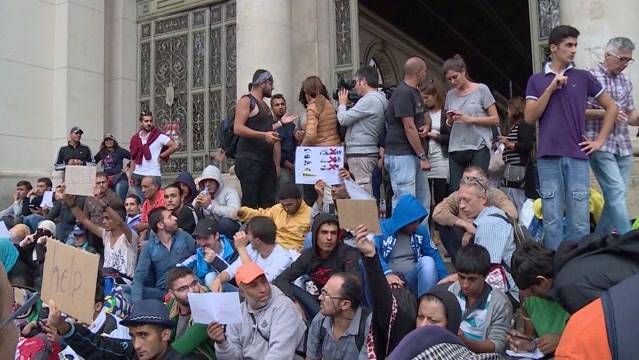 Flüchtlingskrise in Ungarn: Die Situation vor Ort