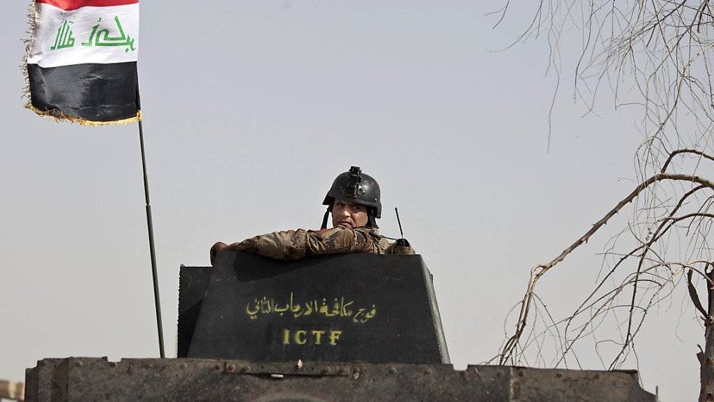 Irakischer Soldat beim Angriff auf Falludscha, das noch teilweise von der Terrormiliz Irakischer Staat (IS) gehalten wird.