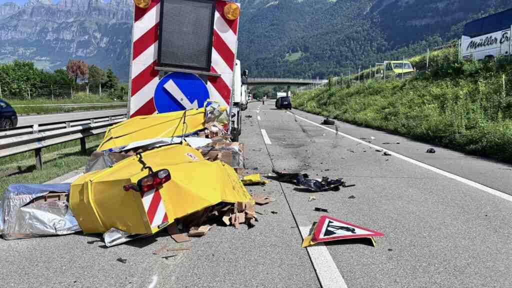 Das Auto des 22-Jährigen krachte in den gelben Anpralldämpfer.