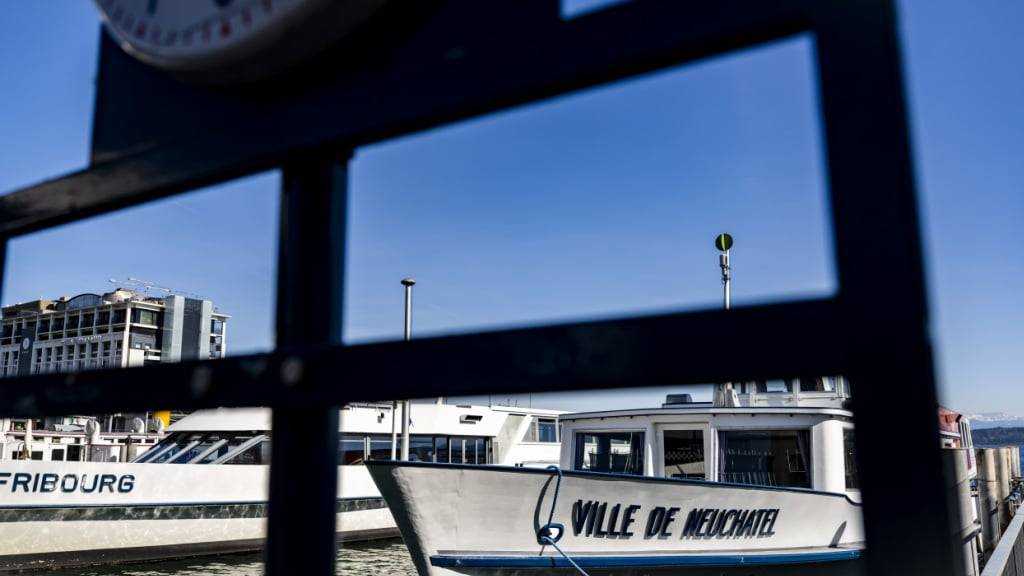 Wegen Sanierung: Einige Fahrten von Schiffen auf dem Murten-  und Neuenburgersee werden vorerst gestrichen.