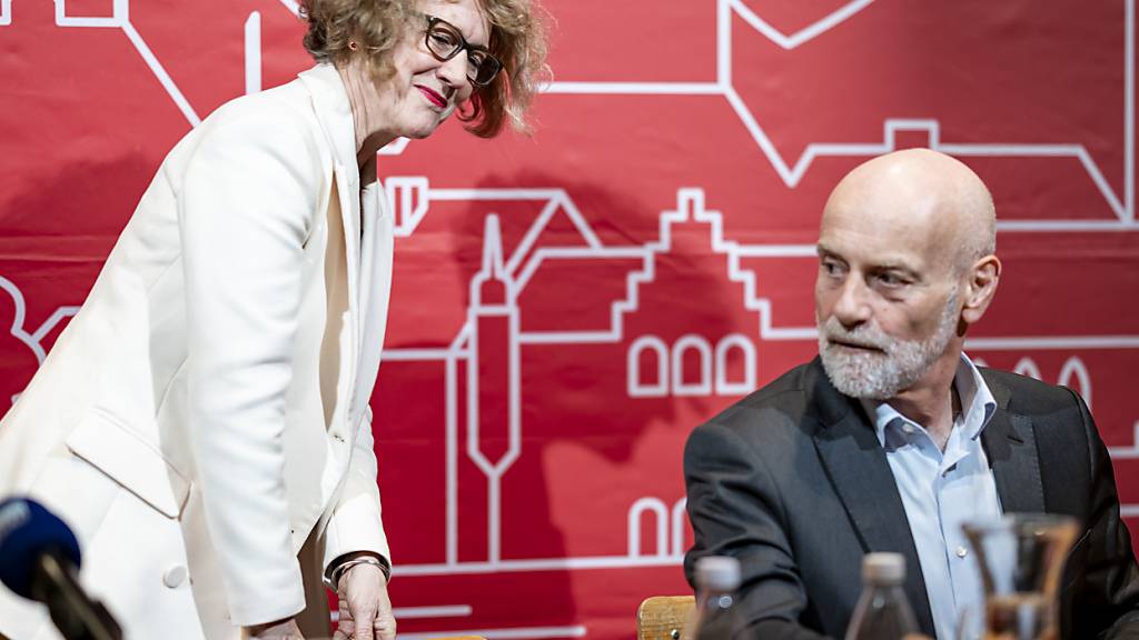 16 Jahre Stadtpräsidentin sind genug: Corine Mauch tritt bei den Wahlen 2026 nicht mehr an. Auch ihr Parteikollege André Odermatt (rechts) kandidiert nicht mehr.