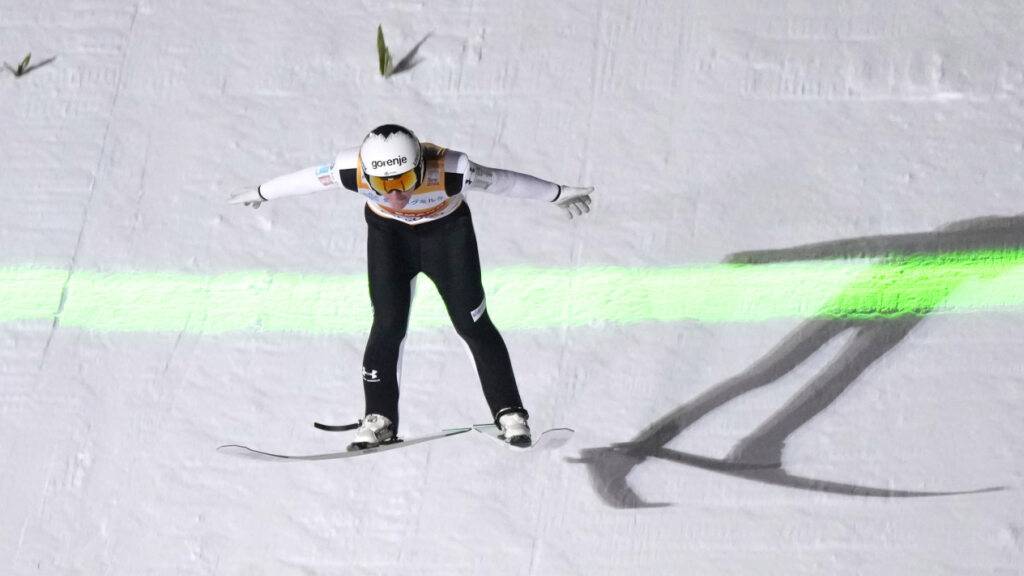 Flugshow des Slowenen Domen Prevc