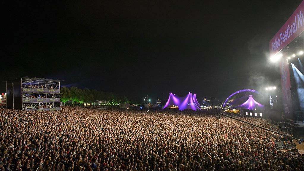 Auf der grossen Bühne des Paléo-Festivals werden diesmal die Red Hot Chili Peppers, Arcade Fire und Manu Chao La Ventura spielen. (Archivbild)