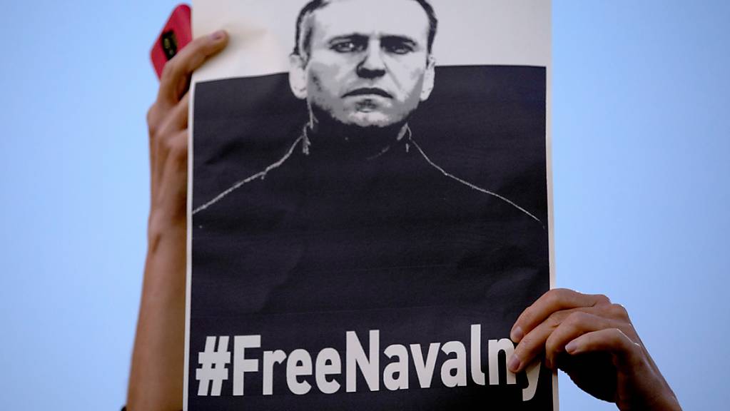 Die Organisationen des im Straflager inhaftierten Kremlgegners Alexej Nawalny dürfen nach Angaben seines Teams in Russland vorerst nicht mehr arbeiten.