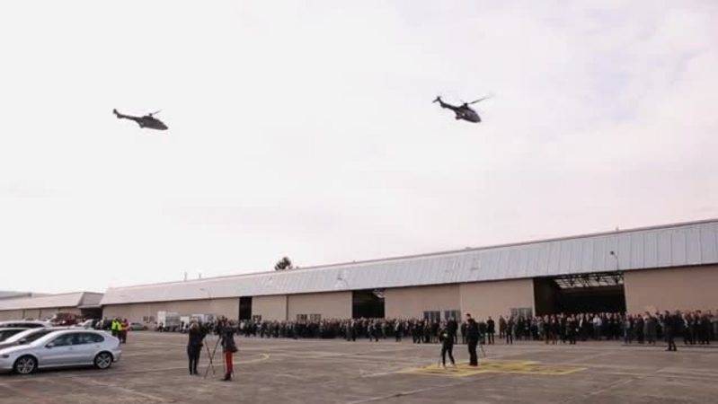 Armeekollegen verabschiedeten sich von dem toten Piloten