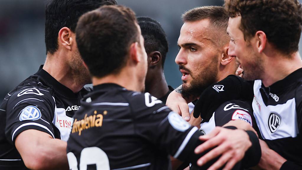 Lugano bejubelt den Treffer zum 1:0, der den überraschenden Sieg gegen die Young Boys einleitete