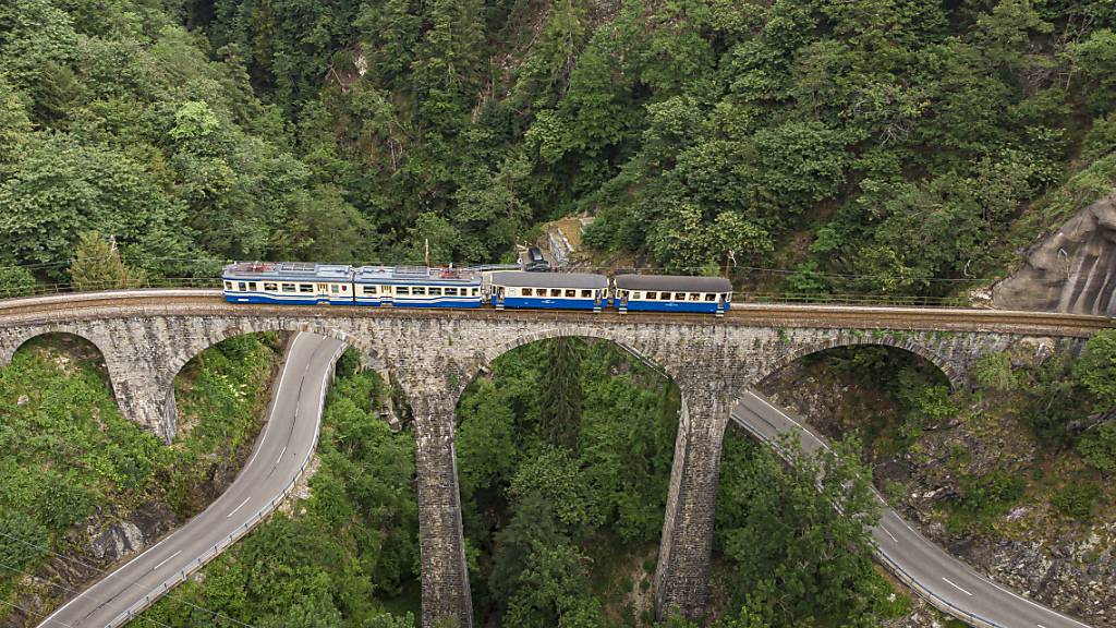Die Centovallibahn, welche das Piemont mit dem Tessin verbindet, feiert ihren 100. Geburtstag.