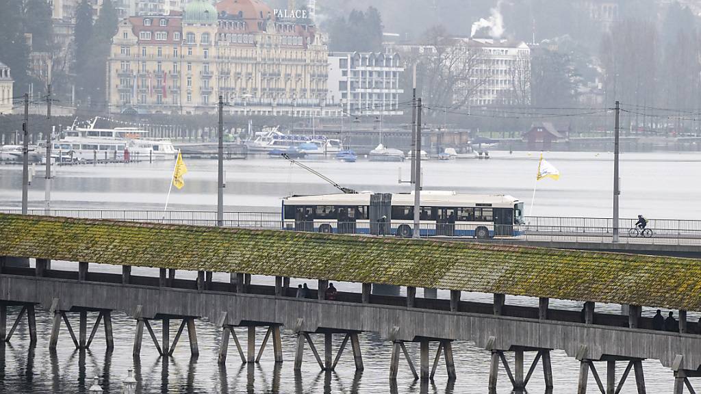 Massnahmen des Luzerner Agglomerationsprogramms sollen das Umsteigen auf den öffentlichen Verkehr fördern. (Archivbild)