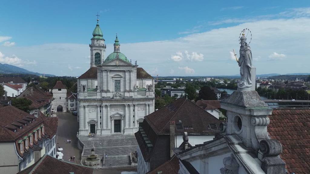 Umstrittenes Sparpaket. Kanton Solothurn will Boni von Staatsangestellten nicht kürzen