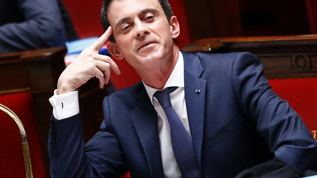 Im französischen Parlament wird hitzig debattiert über die geplante Verfassungsänderung - hier reagiert Premierminister Valls auf Kritik von Parlamentariern.