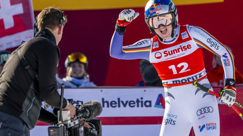 Die 22-jährige Deutsche Emma Aicher jubelt nach ihrer Fahrt, die um 24 Hundertstel schneller war als diejenige von Vortagessiegerin Lindsey Vonn