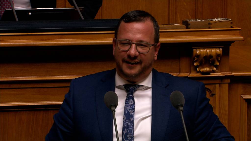 «Ds Tschifra-Muri het nimu gitosut» – Nationalrat Bregy sorgt für Heiterkeit im Parlament