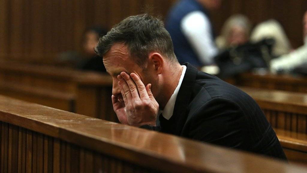 Das südafrikanische Verfassungsgericht hat den Berufungsantrag von Oscar Pistorius zurückgewiesen - er muss definitiv für 13 Jahre ins Gefängnis. (Archiv)