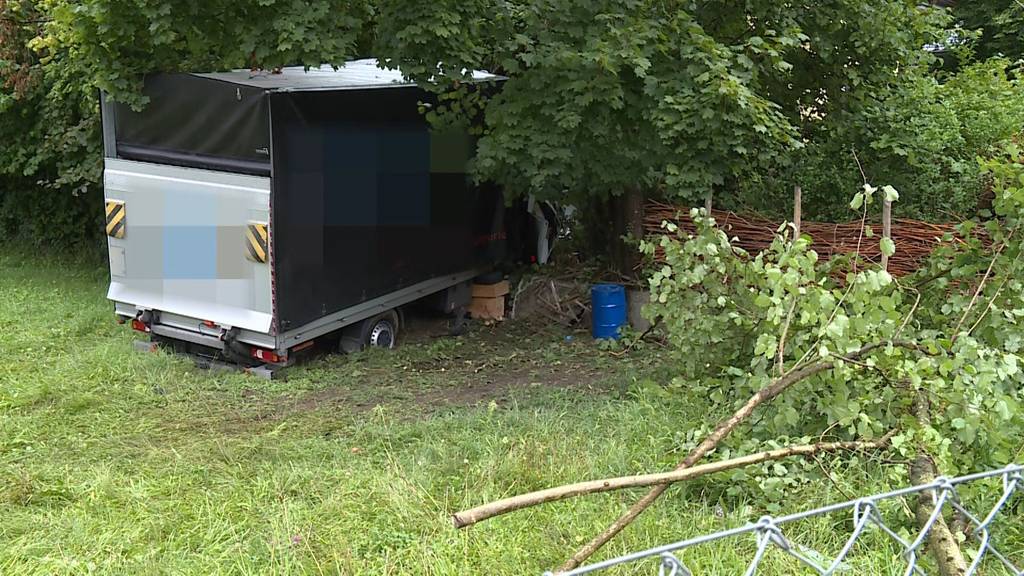 Lastwagenfahrer stirbt bei Unfall in Brugg